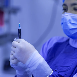 Vaccini, a Pray si può fare la quarta dose