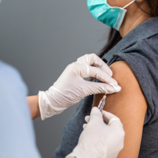 Parte la verifica sul personale sanitario non vaccinato