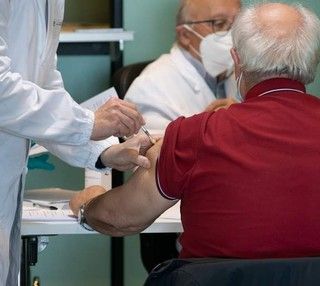 Asl Vercelli, una giornata vaccinale anti Covid