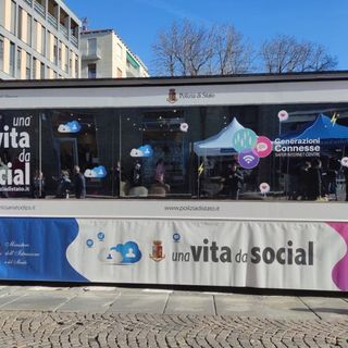 Una vita social: arriva a Vercelli la campagna della Polizia contro il cyberbullismo