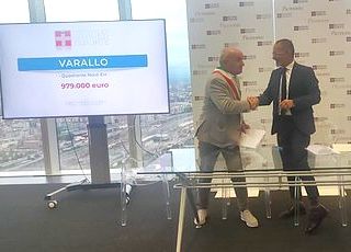 Il consigliere comunale Gaetano Amodio alla firma dell'accordo in Regione.