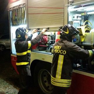 Ancora incendi nel giorno di Natale, a Trivero fiamme danneggiano porta e pavimento di una casa (foto di repertorio)