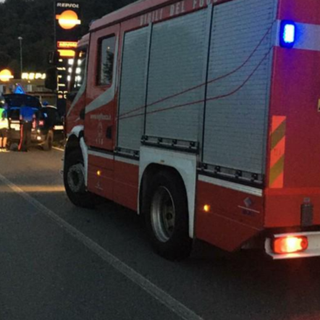 Scontro a Serravalle: un ferito incastrato tra le lamiere