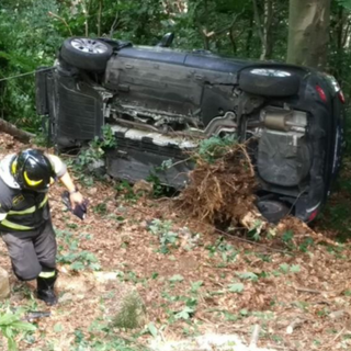 Scopello Alpe Mera, auto precipita per decine di metri. Grave una donna