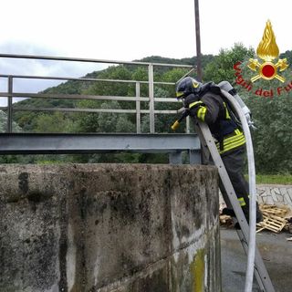 Incendio al Lanificio Colombo, fiamme in una vasca del depuratore