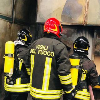 Incendio in uno stabilimento di Santhià