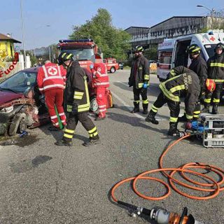 Incidente stradale a Santhià in corso 2 giugno, intervengono i Vigili del Fuoco