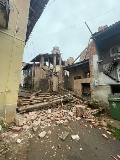 Roasio, crollo parziale di un’abitazione: in azione anche Vigili del Fuoco di Cossato