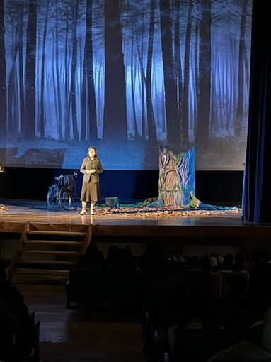 Borgosesia, al cinema Lux “Cesira e le altre” per la Giornata della Memoria: assemblea del Liceo Ferrari tra teatro e confronto