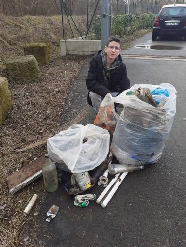 Gattinara, volontari al lavoro per l’ambiente: recuperati rifiuti abbandonati nei boschi