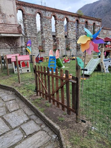 A Quarona nuova recinzione al Gioca bimbo di Villa Rolandi: più sicurezza per i piccoli con l’arrivo della primavera