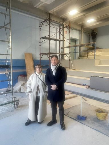 Quarona, sopralluogo alle scuole medie: in dirittura d’arrivo i lavori di rinforzo di palestra e auditorium