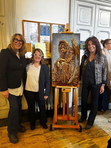 A Quarona inaugurata in Municipio la mostra d’arte su legno di Stefania Tagliabue