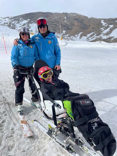 Progetto disabilità sulle piste con la Scuola sci Alagna Progetto disabilità sulle piste con la Scuola sci Alagna