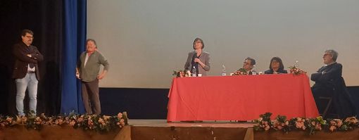 Borgosesia: “Democrazia afascista”, scritto da Gabriele Pedullà e Nadia Urbinati