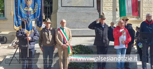 Borgosesia celebra il 25 aprile: corteo, memoria e testimonianze della Resistenza - foto e video Mazzarotto per valsesianotizie.it Borgosesia celebra il 25 aprile: corteo, memoria e testimonianze della Resistenza - foto e video Mazzarotto per valsesianotizie.it