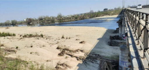 Via dagli alvei ghiaia, sabbia e pietre: i tratti del fiume Sesia in cui si deve intervenire Via dagli alvei ghiaia, sabbia e pietre: i tratti del fiume Sesia in cui si deve intervenire