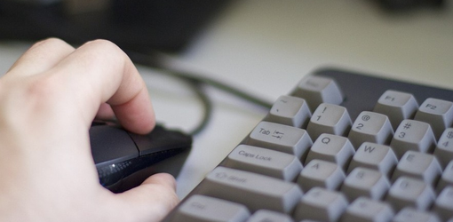 Mail truffa che usano il logo Amazon: annunciano un rimborso, ma svuotano la carta di credito