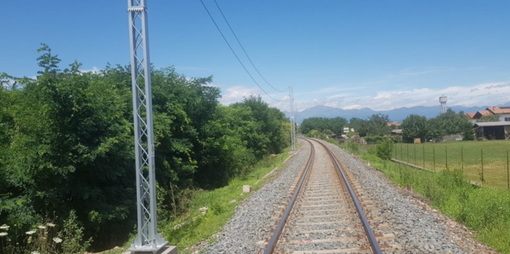 Incidente sulla linea ferroviaria Biella-Santhià, operaio all'ospedale