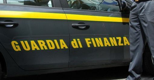 Maxi sequestro di stupefacenti, 28enne arrestata dalla Guardia di Finanza Maxi sequestro di stupefacenti, 28enne arrestata dalla Guardia di Finanza