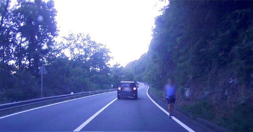 Lettera a Valsesianotizie - Runner contromano e con le cuffie sulla SP299: comportamento pericoloso segnalato da un lettore