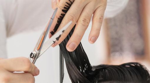 Salone parrucchieri in Biella cerca una figura professionale nell'hairstyle Salone parrucchieri in Biella cerca una figura professionale nell'hairstyle