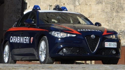 Dal nord ovest. Rapina e scippo a Borgomanero: tre malviventi arrestati dopo inseguimento Dal nord ovest. Rapina e scippo a Borgomanero: tre malviventi arrestati dopo inseguimento