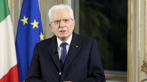 Mattarella rende omaggio agli Alpini: “Custodi di lealtà, coraggio e solidarietà” Mattarella rende omaggio agli Alpini: “Custodi di lealtà, coraggio e solidarietà”