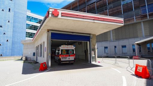 Con l’auto urta il muretto del distributore, 90enne ferita a Mosso (foto di repertorio)