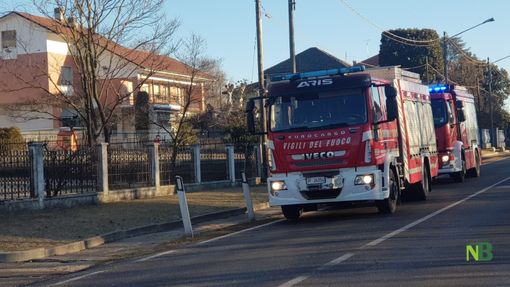 Roasio, anziana si sente male a casa: in azione Vigili del Fuoco e 118 (foto di Studio Fighera per newsbiella.it)