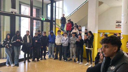 A Borgosesia tre panchine gialle contro (cyber)bullismo: l’iniziativa dell’Istituto Lancia coinvolge anche Varallo A Borgosesia tre panchine gialle contro (cyber)bullismo: l’iniziativa dell’Istituto Lancia coinvolge anche Varallo