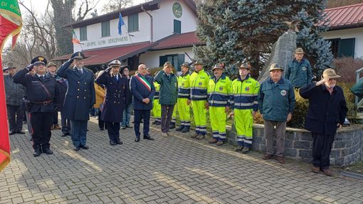 Borgomanero, il Gruppo Alpini inaugura i festeggiamenti annuali: cerimonia, corteo e nuovi servizi per la comunità