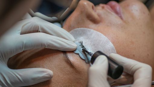 Come scegliere il corso di laminazione ciglia più adatto alle tue esigenze professionali