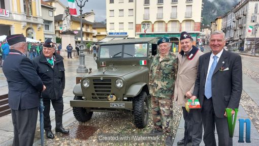 Varallo rende omaggio ai 100 anni della sezione Alpini "La Valsesiana" Varallo rende omaggio ai 100 anni della sezione Alpini "La Valsesiana"