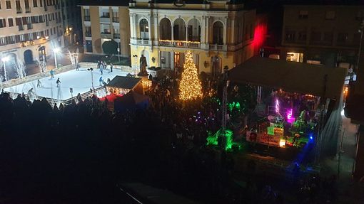 Varallo, Capodanno in piazza con musica, eventi e pista di ghiaccio Varallo, Capodanno in piazza con musica, eventi e pista di ghiaccio