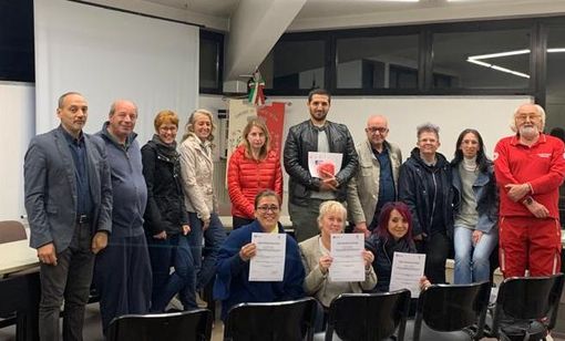 Prato Sesia, corso per l'utilizzo del defibrillatore con la Crose Rossa Prato Sesia, corso per l'utilizzo del defibrillatore con la Crose Rossa