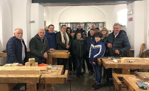Famiglie in visita alla nuova Scuola del Legno. "La sede è pronta, tocca ai giovani rispondere"