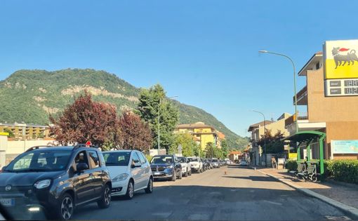 Via Vittorio Veneto a Borgosesia giovedì Via Vittorio Veneto a Borgosesia giovedì