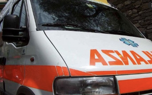 Dal nord ovest. Milano, deraglia un treno passeggeri proveniente da Domodossola: sul posto numerose ambulanze e vigili del fuoco Dal nord ovest. Milano, deraglia un treno passeggeri proveniente da Domodossola: sul posto numerose ambulanze e vigili del fuoco