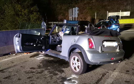 Auto contro guardrail, notte da brividi per 4 giovani: 3 finiscono in ospedale Auto contro guardrail, notte da brividi per 4 giovani: 3 finiscono in ospedale