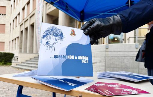 polizia no alla violenza contro le donne polizia no alla violenza contro le donne