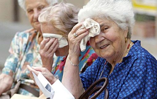 Caldo in aumento, Codacons: "Non lasciamo soli anziani e persone fragili" Caldo in aumento, Codacons: "Non lasciamo soli anziani e persone fragili"