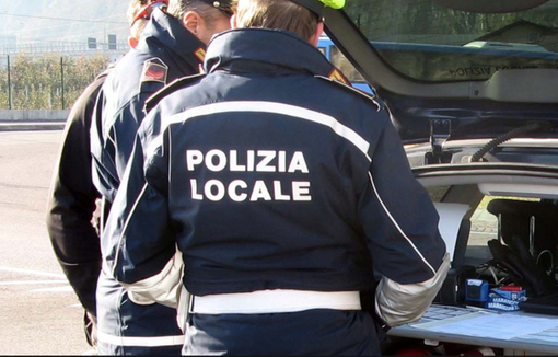 Donna in shock anafilattico e nessuna ambulanza disponibile. A salvarla la Polizia locale Donna in shock anafilattico e nessuna ambulanza disponibile. A salvarla la Polizia locale