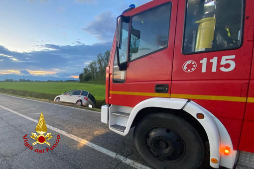 Esce di strada durante il temporale, soccorsa una giovane