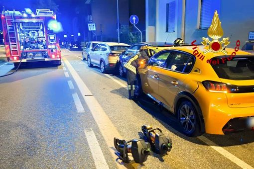 Dal Nord Ovest – Maxi incidente nella notte, 4 auto coinvolte