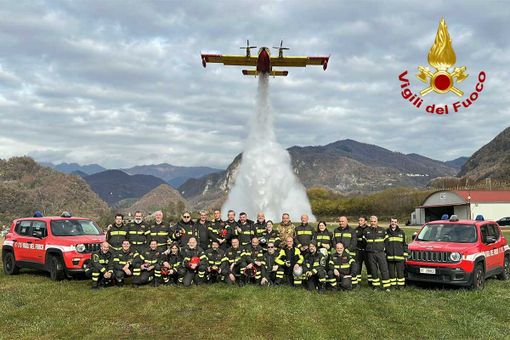Vigili del Fuoco, a Varallo si chiude il corso operatore DOS: sono 16 i nuovi qualificati