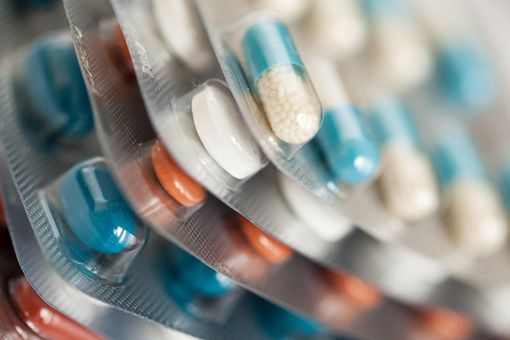 Antibiotici in Piemonte: consumi in calo ma ancora sopra la media europea, infezioni ospedaliere all’8%