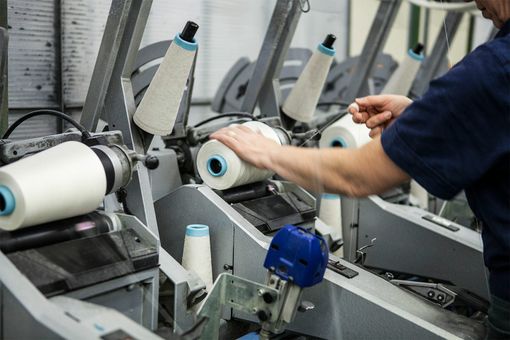 Zegna Baruffa da Lessona alla sede storica di Borgosesia , trattative un corso con i sindacati Zegna Baruffa da Lessona alla sede storica di Borgosesia , trattative un corso con i sindacati