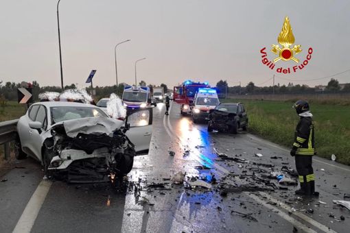 Dal Nord/Ovest, Vercelli, incidente stradale, due auto coinvolte
