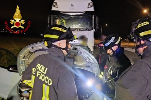 Dal Nord/Ovest, Incidente stradale a Prarolo, intervengono i Vigili del Fuoco
